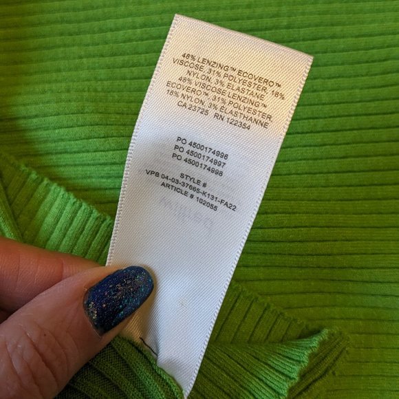 Wilfred Trilogy Turtleneck | Ribbed Turtleneck - Picture 6 of 11